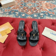 Louis Vuitton Slippers